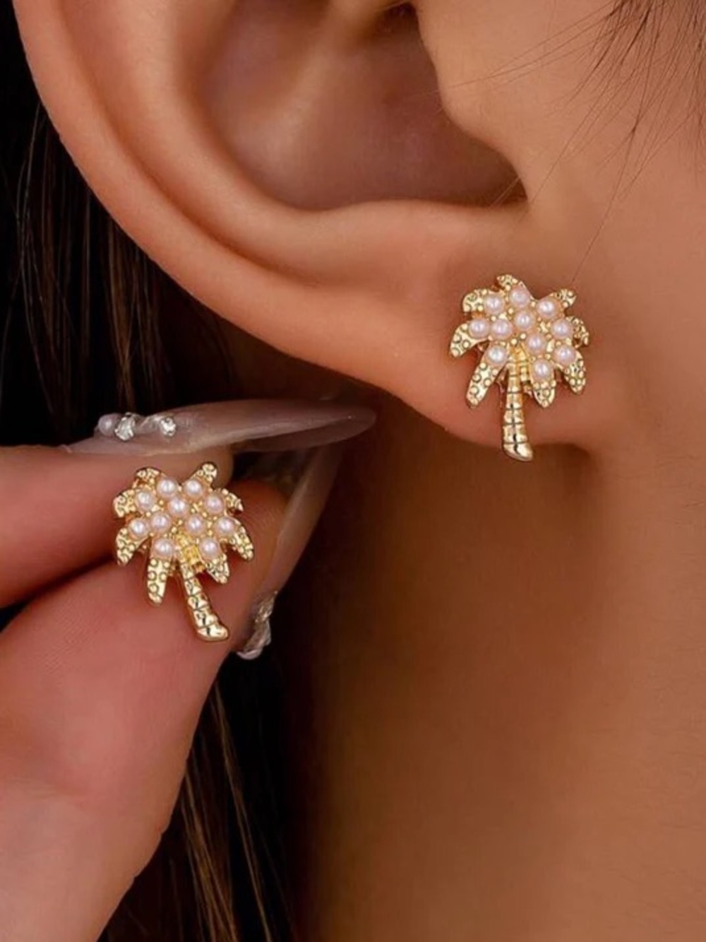Gold Palm Tree and Seashell Stud Earring Set - White & Gold - Picture 5 of 8